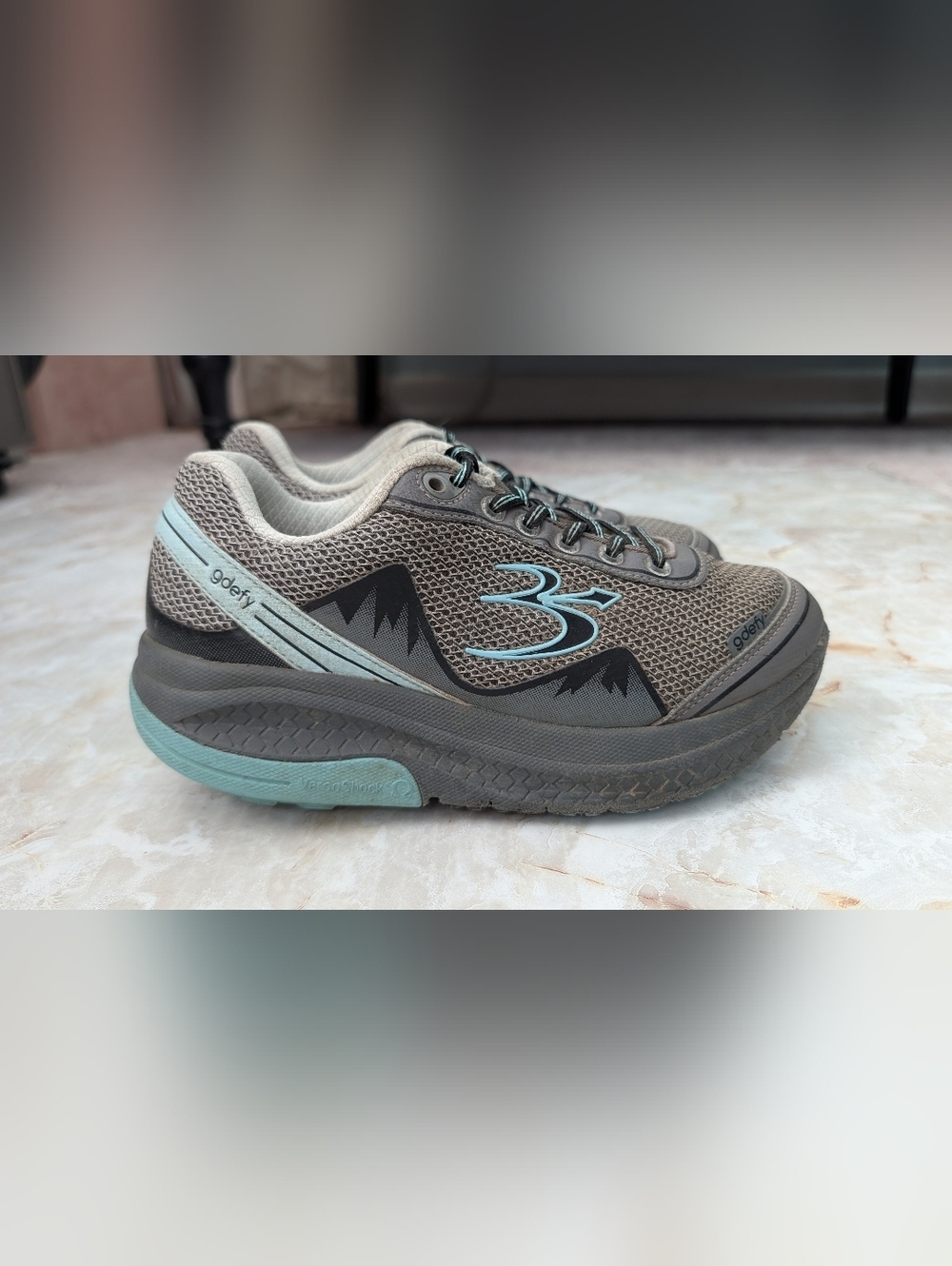 Gdefy  Sneakers Womans Sz 6